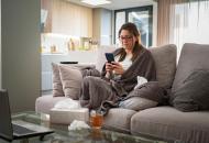 /content/dam/uhc/uhone/health-and-wellness/wide-WomanSickOnPhone-1465897651.jpg